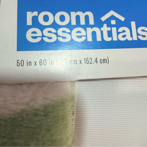 Room Essentials Mint Green and White Throw Blanket - Picture 3 of 4